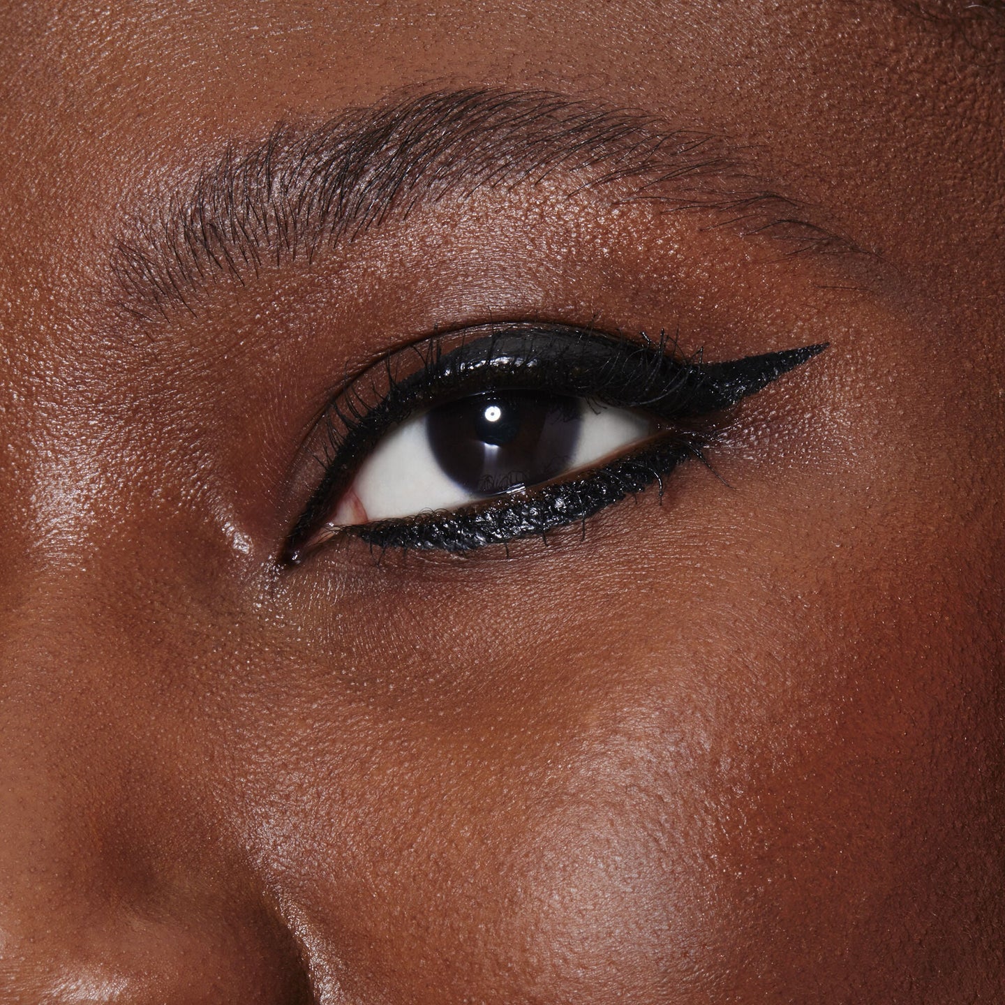 Eyeliner liquide hydrofuge longue tenue e.l.f. Inkwell – Noir