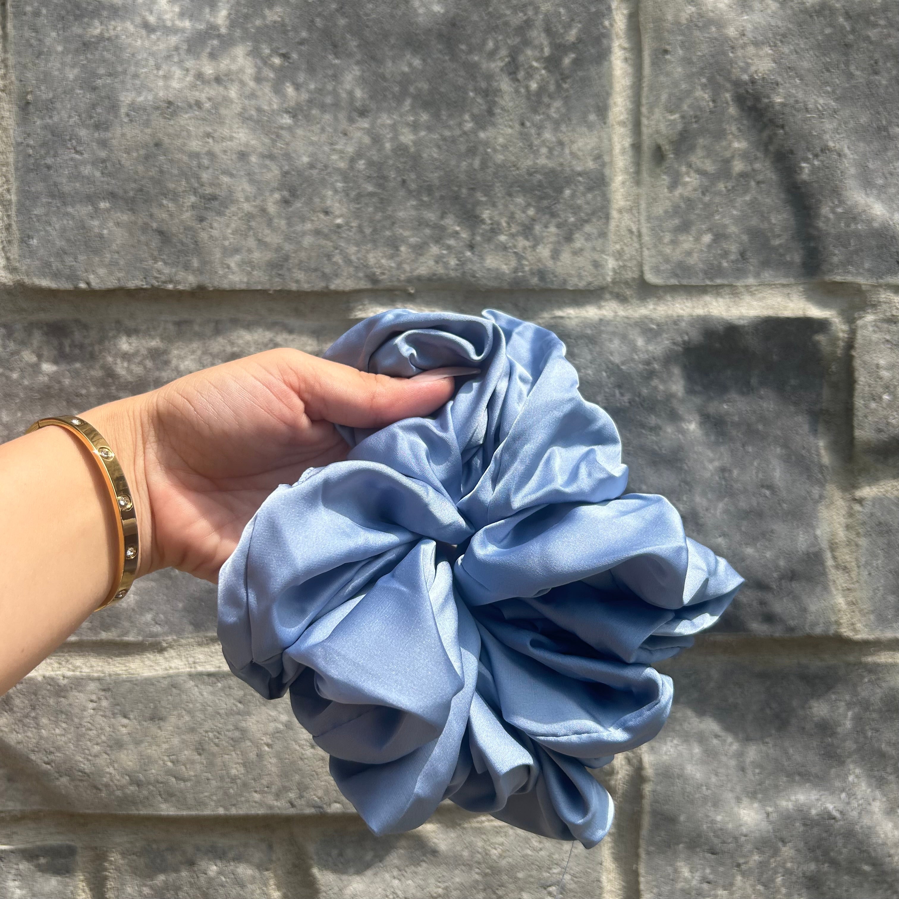 Self love box Denim-B - self-care gift box with denim handbag, skincare, makeup and hair accessories from Anastasia Beverly Hills, Fenty Beauty and more